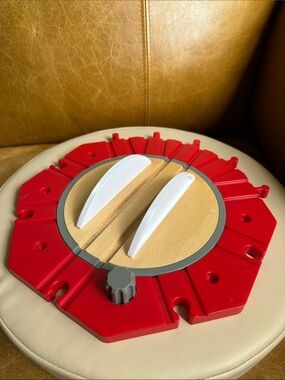 Replacement Turntable for Deluxe Roundhouse - read full description.